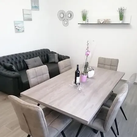 Apartment Ivica *